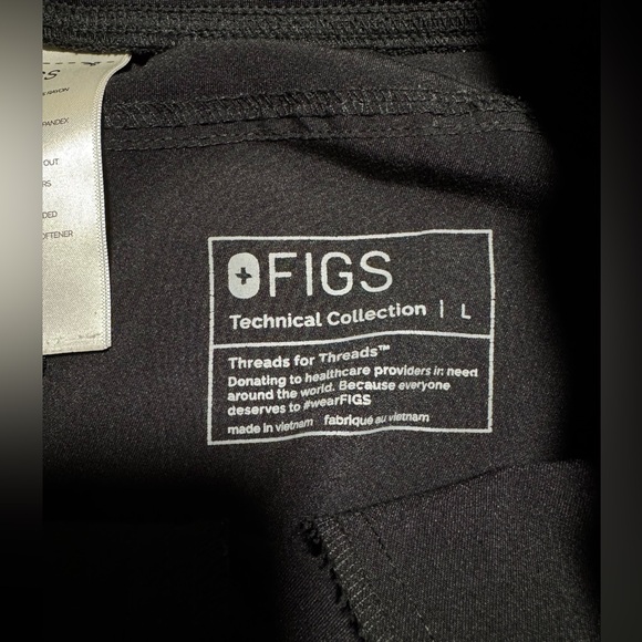 Figs Scrubs Women's Black Kade Cargo Scrub Pants - Picture 11 of 12